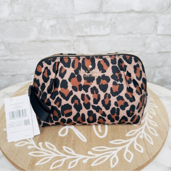 Kate spade Chelsea Cosmetic,Make-up bag, Leopard, gold pin-mount raise logo ❤️ - Picture 1 of 10